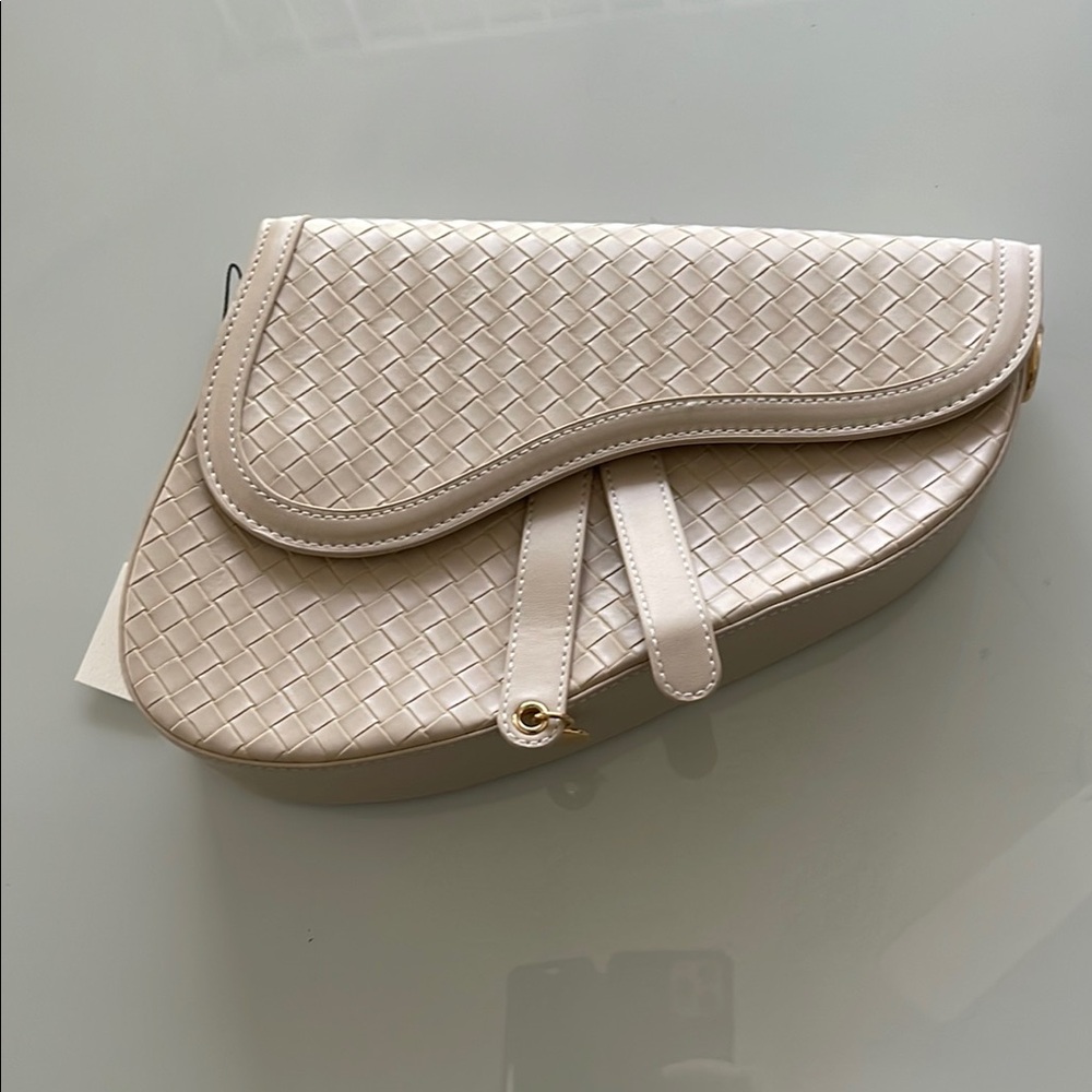 Elegant Cream Woven Women's Bag